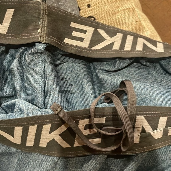 NIKE men’s size xl Dri-FIT 5" Unlined Versatile Shorts. Used. Good condition - Picture 9 of 9